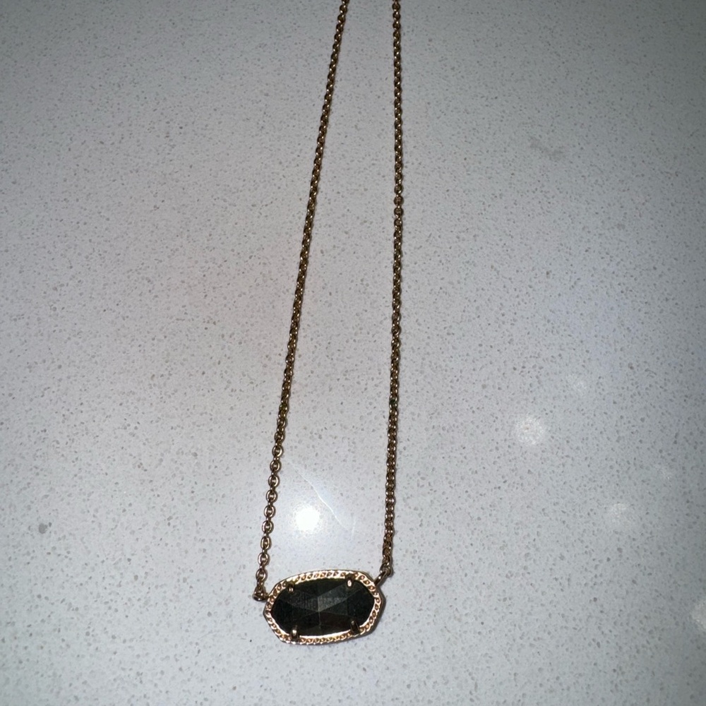 Kendra Scott necklace